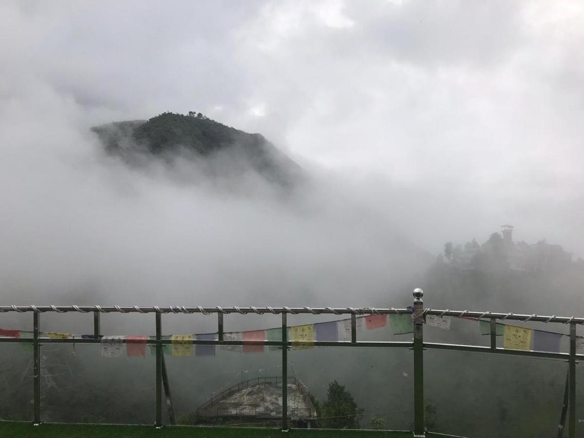 Icebergs Mussoorie - A Boutique Stay And 24 Hrs Roof Top Cafe Eksteriør billede