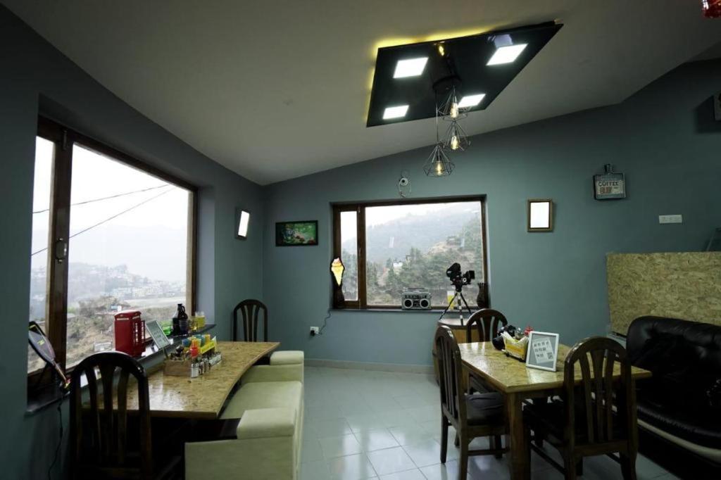 Icebergs Mussoorie - A Boutique Stay And 24 Hrs Roof Top Cafe Eksteriør billede