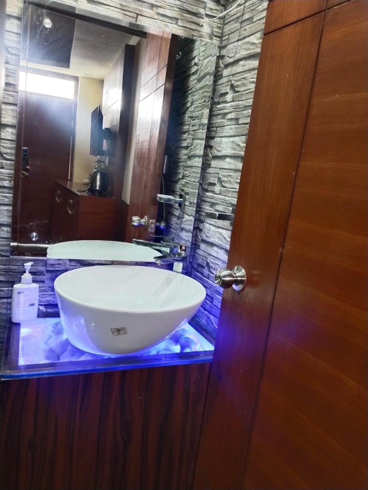 Icebergs Mussoorie - A Boutique Stay And 24 Hrs Roof Top Cafe Eksteriør billede
