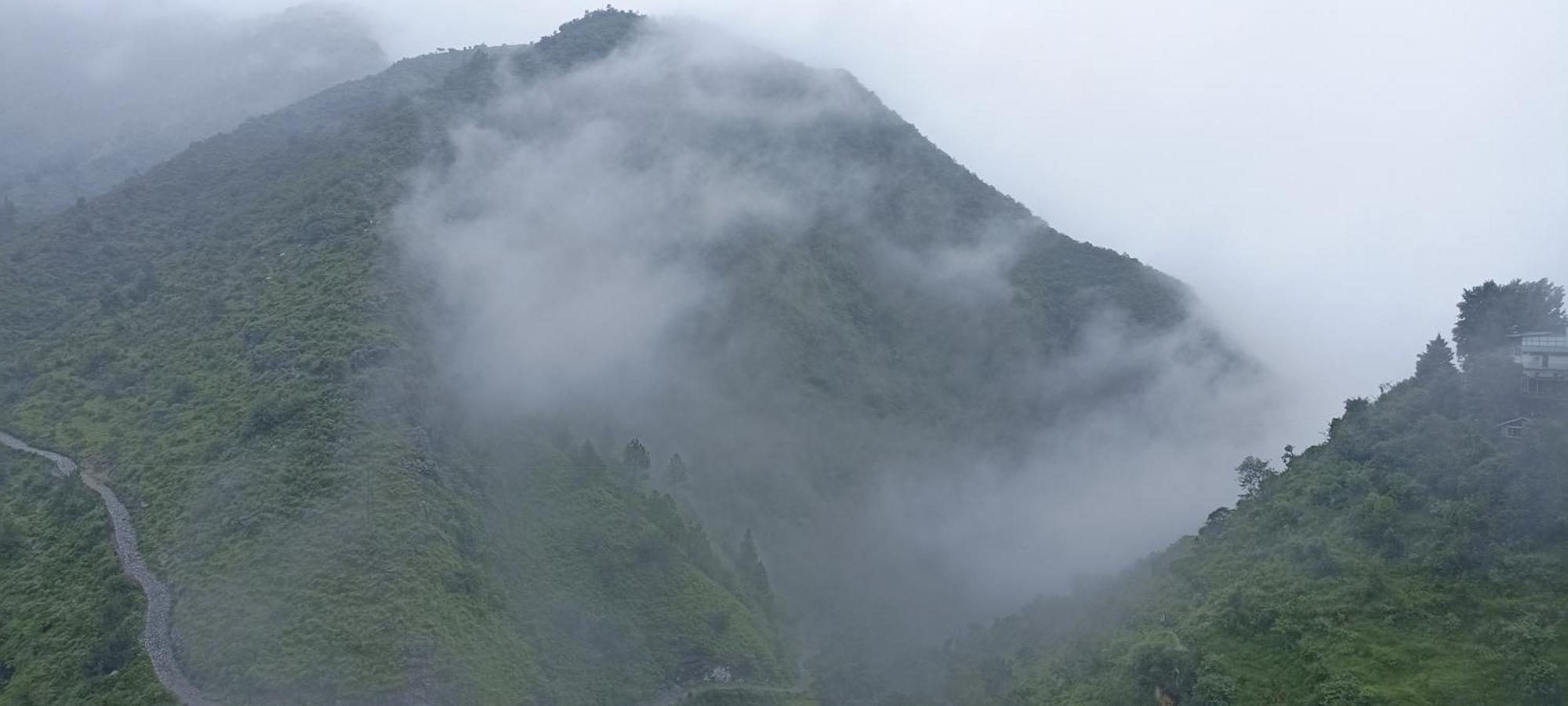 Icebergs Mussoorie - A Boutique Stay And 24 Hrs Roof Top Cafe Eksteriør billede