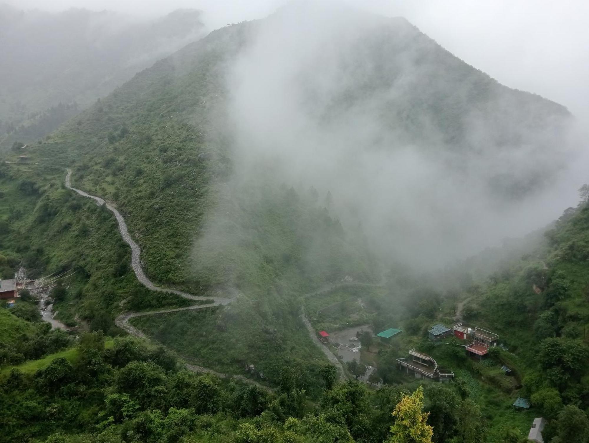 Icebergs Mussoorie - A Boutique Stay And 24 Hrs Roof Top Cafe Eksteriør billede