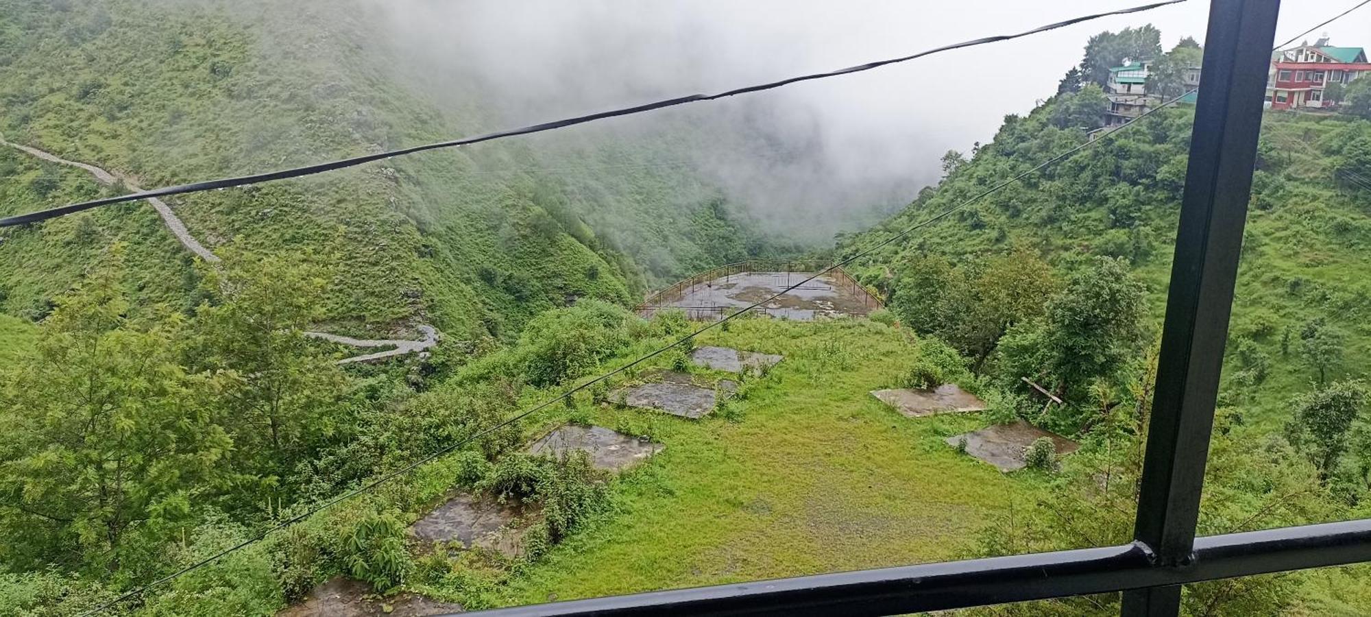 Icebergs Mussoorie - A Boutique Stay And 24 Hrs Roof Top Cafe Eksteriør billede