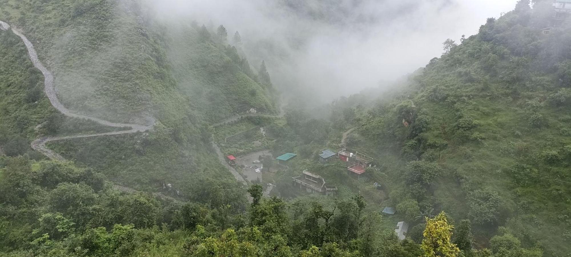 Icebergs Mussoorie - A Boutique Stay And 24 Hrs Roof Top Cafe Eksteriør billede