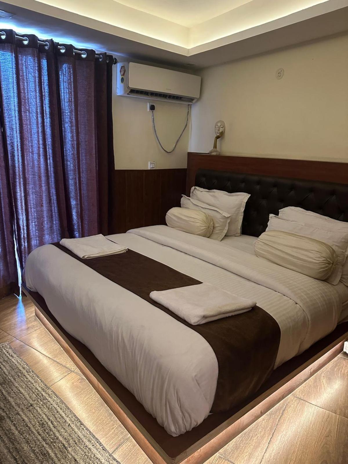 Icebergs Mussoorie - A Boutique Stay And 24 Hrs Roof Top Cafe Eksteriør billede