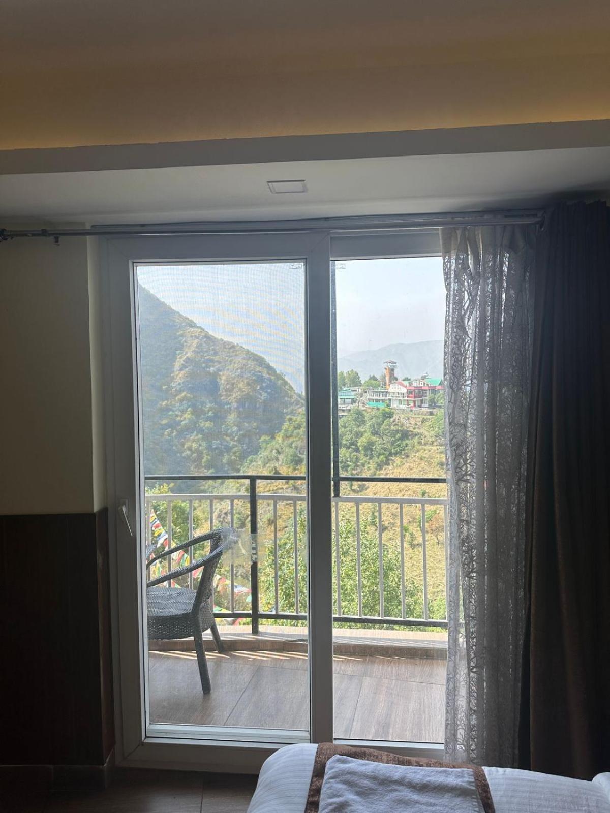 Icebergs Mussoorie - A Boutique Stay And 24 Hrs Roof Top Cafe Eksteriør billede