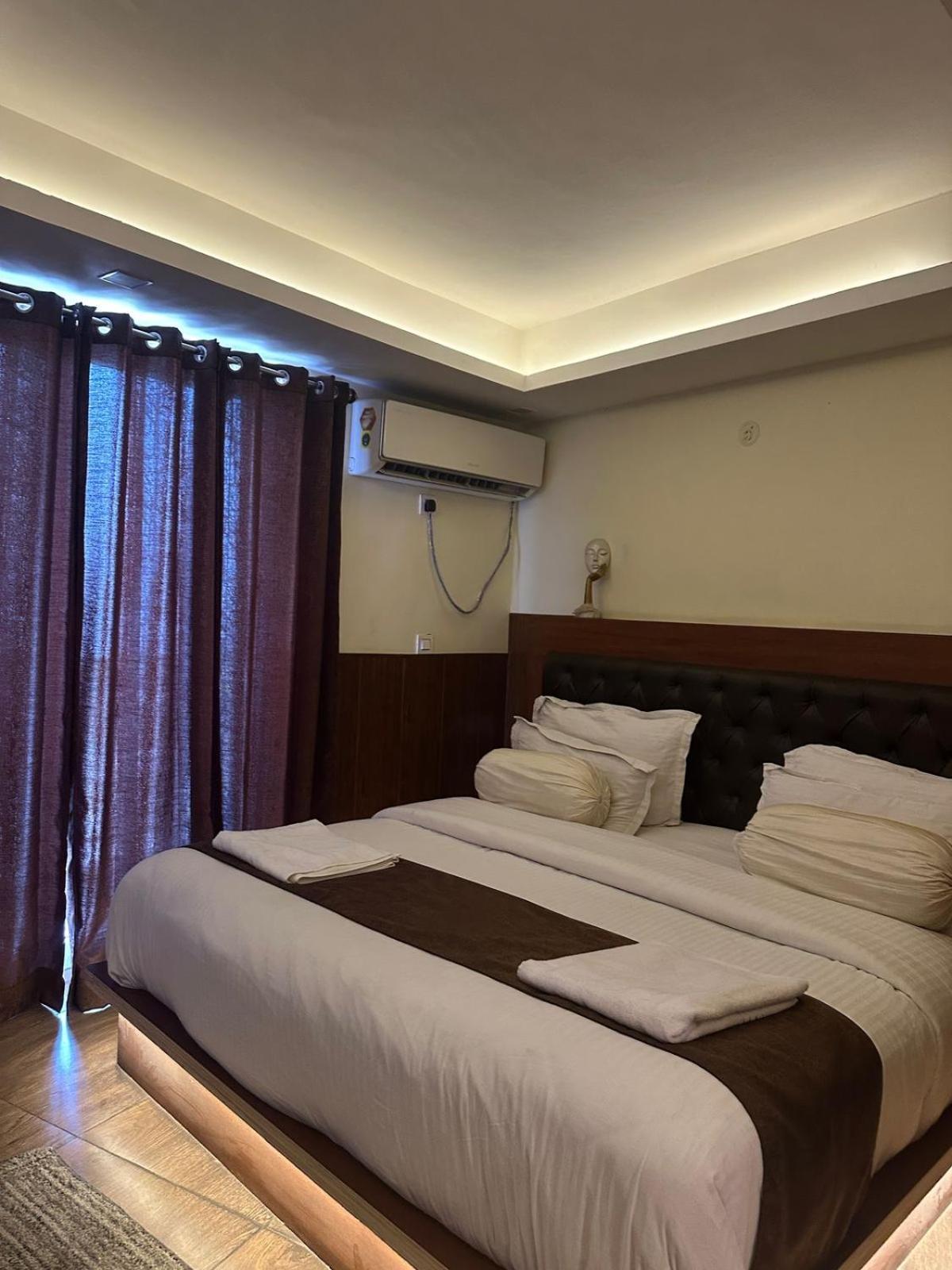 Icebergs Mussoorie - A Boutique Stay And 24 Hrs Roof Top Cafe Eksteriør billede